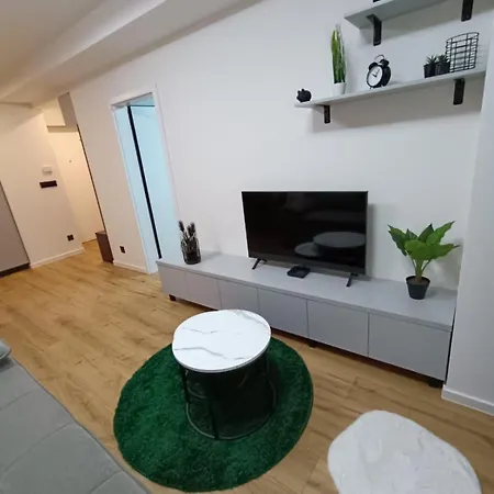 Apartman Your 8 *